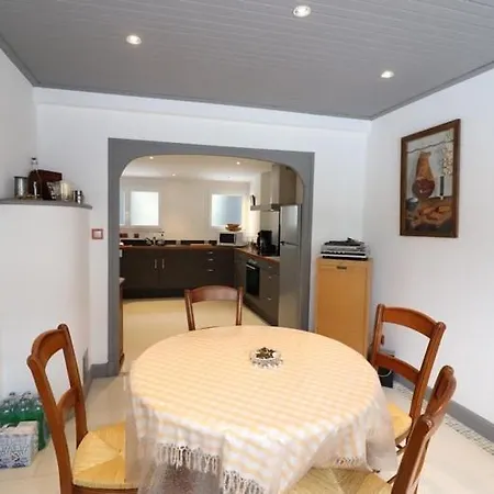 Charmante Maison De Village, 7pers, 4ch, Loupiac 度假居