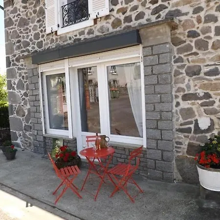 度假居 Charmante Maison De Village, 7pers, 4ch, Loupiac Pléaux