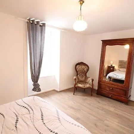 Charmante Maison De Village, 7pers, 4ch, Loupiac