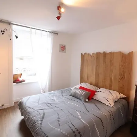Semesterbostad Charmante Maison De Village, 7pers, 4ch, Loupiac