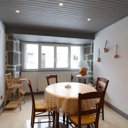 Maison De Village, 8pers, 4ch * Pleaux