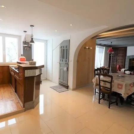 Maison De Village, 8pers, 4ch Pleaux