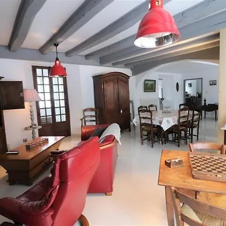 Charmante Maison De Village, 7pers, 4ch, Loupiac 度假居 *